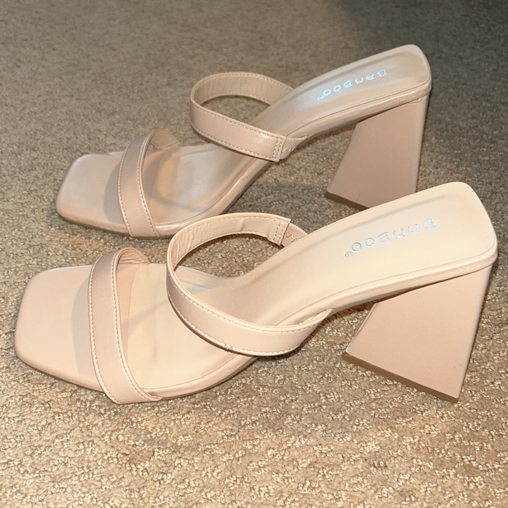 NWOB Bamboo Nude Triangle Block Heel
